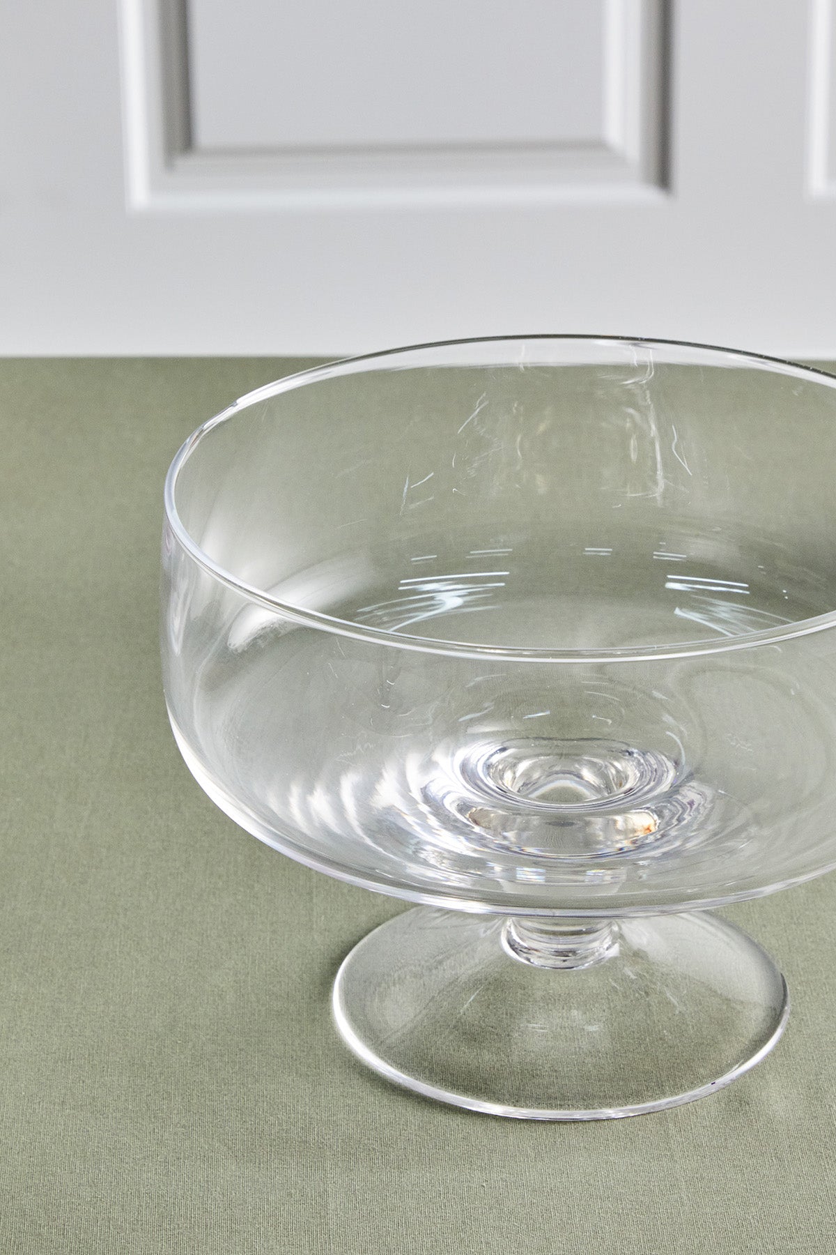 Noa Model Ayaklı Cam Salata ve Sunum Kasesi